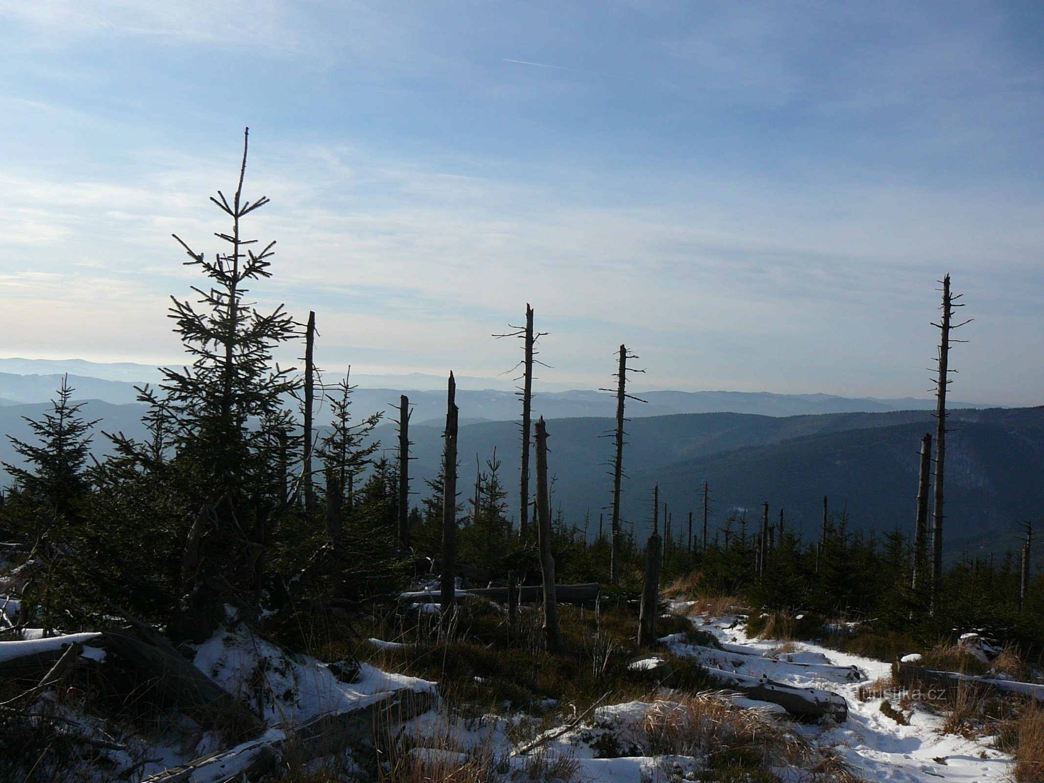 Etelänäkymä Spruce J -huipun alta