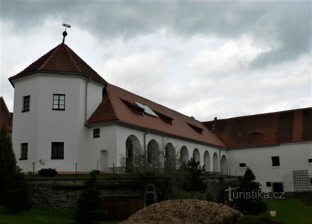 South castle wing