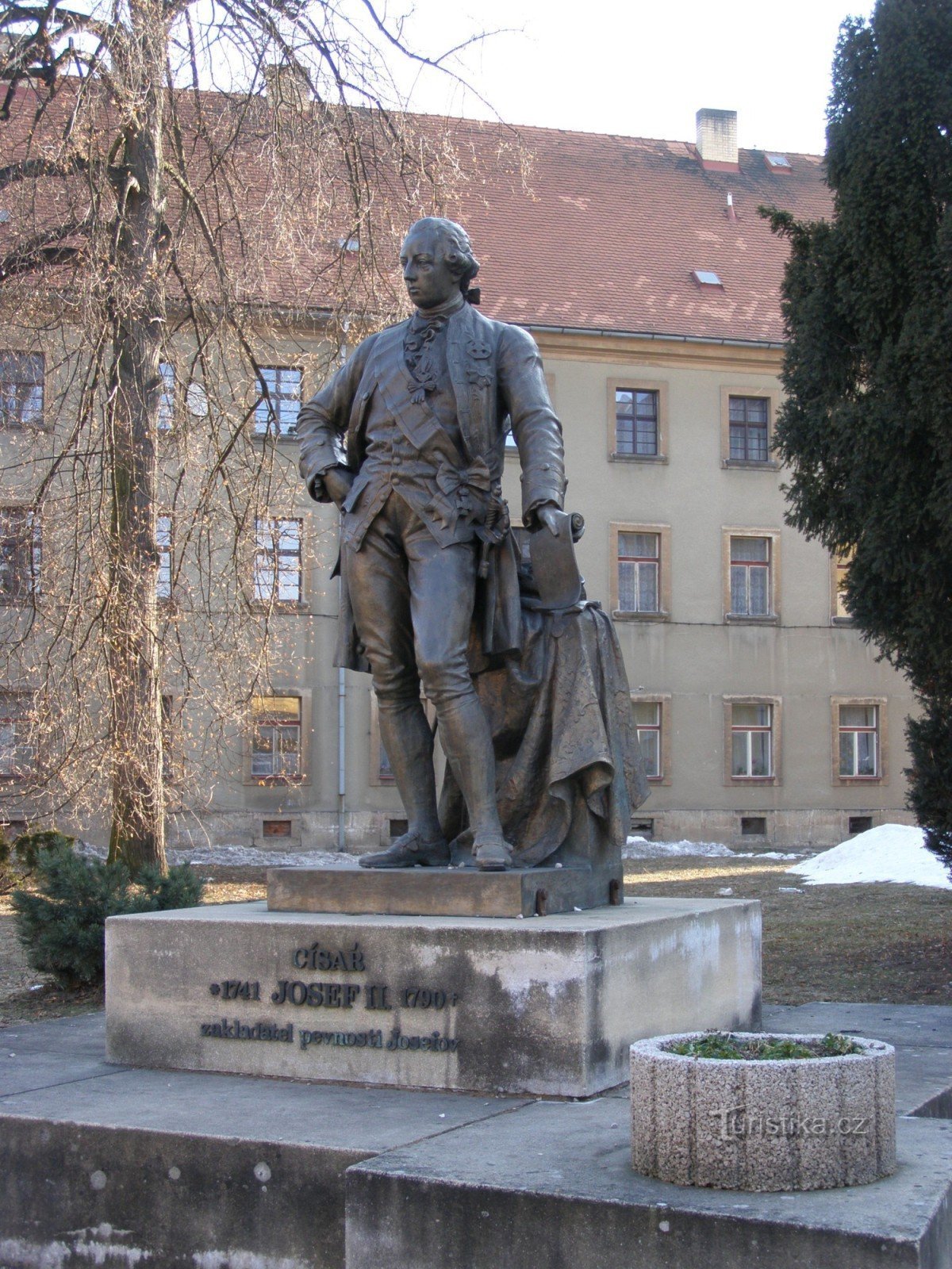 Josefov - estatua de José II