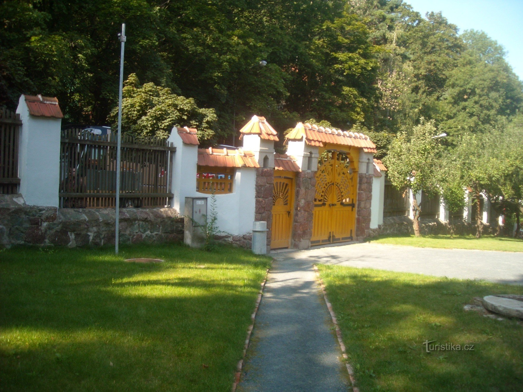 ユルコヴィッチの別荘の庭