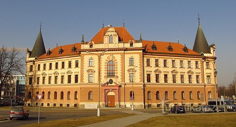 Oikeuspalatsi - České Budějovice