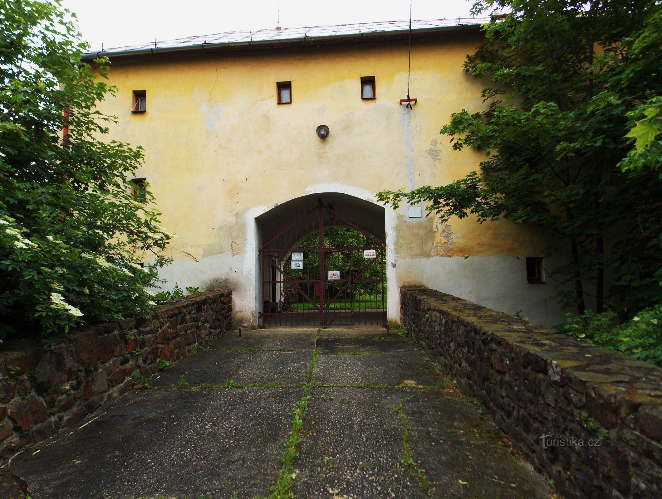 Al castello della fanciulla a Osoblažsko