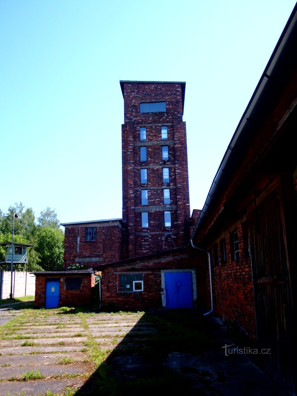 ZUM ROTEN TURM DES TODES