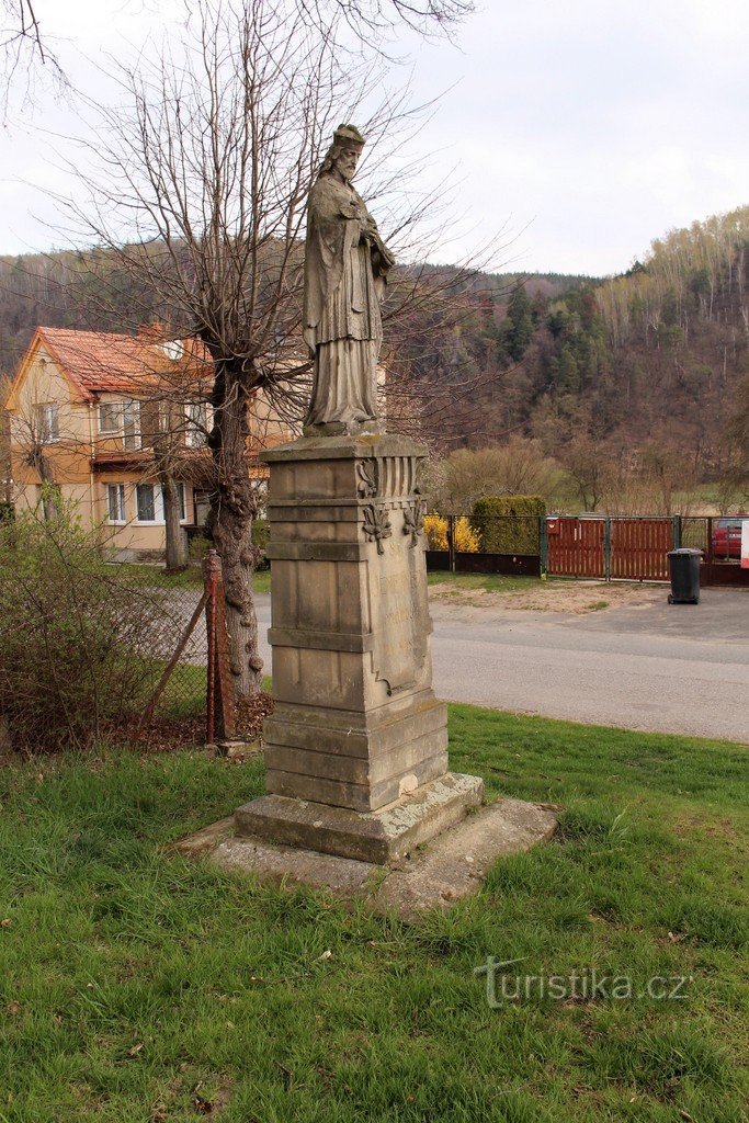 Kácov, statuia Sf. Ioan de Nepomuk