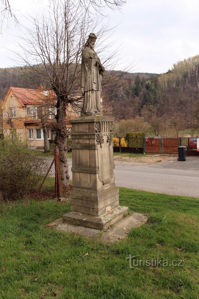 Kácov, estatua de St. Juan de Nepomuceno