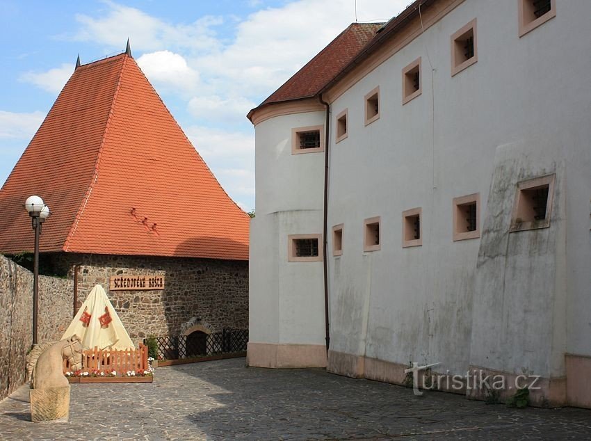 Kadaň: Mittelalterliche Bastion - Sommerfoto