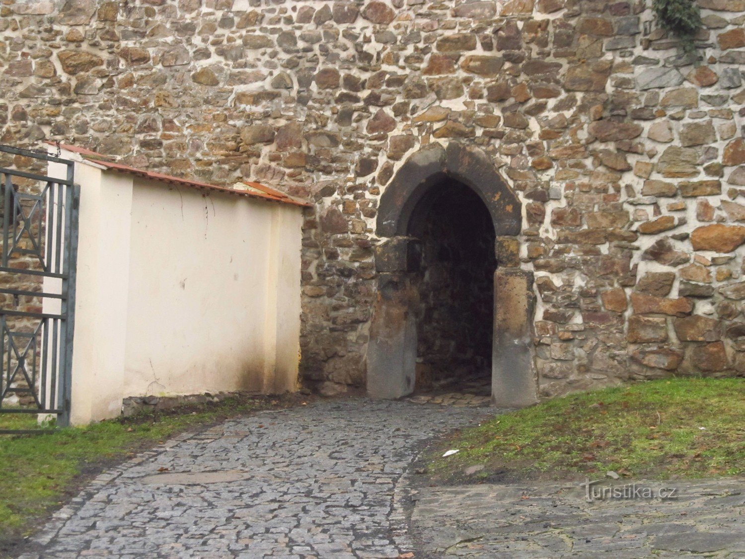 Kadaň – Eingang zur Kata-Straße von den Mauern aus