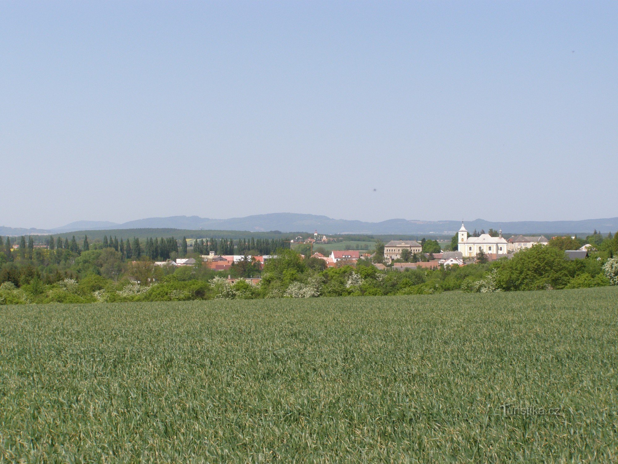 Kákovice - Blick auf Vysoké Veselí und Jičínsko
