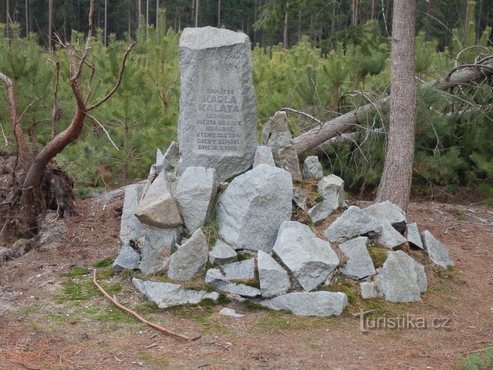 Kalats Denkmal (nach der Katastrophe)