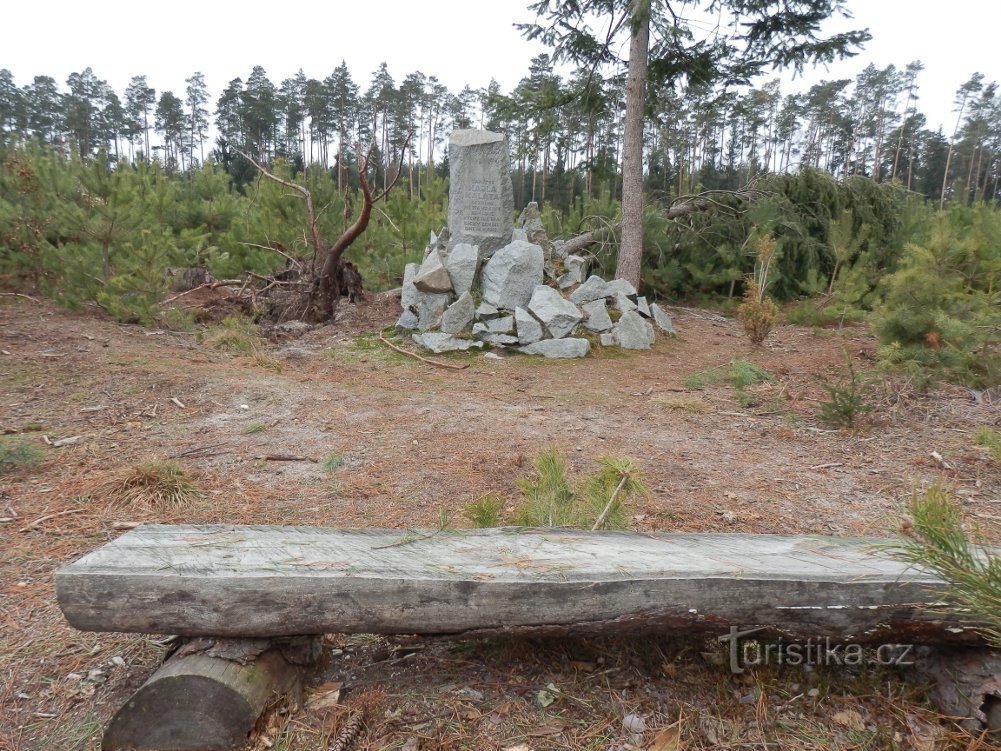 Kalat emlékműve (a szerencsétlenség után)