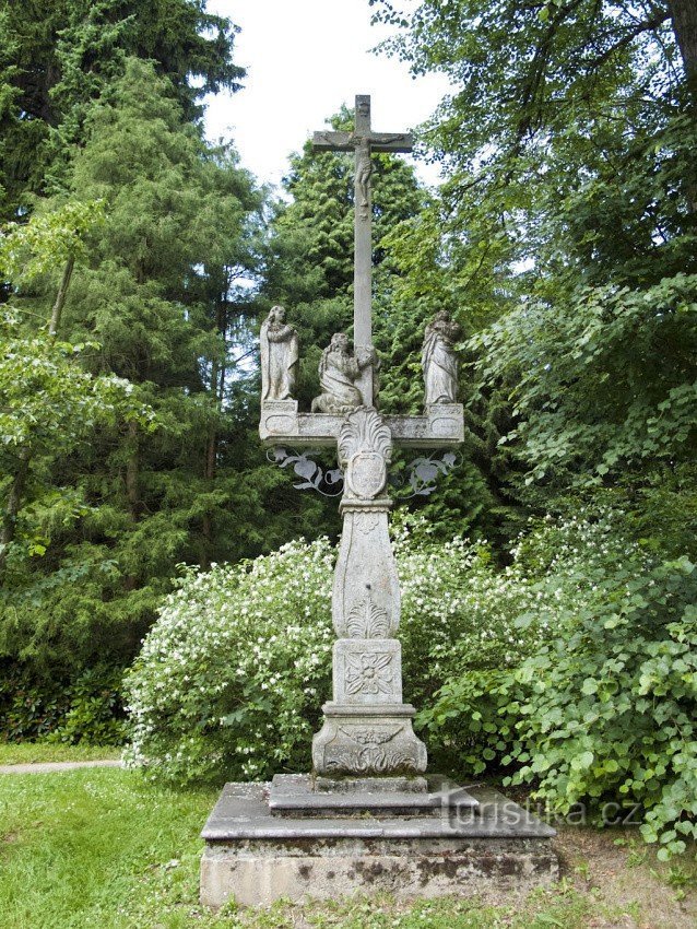 Calvaire à l'entrée du spa