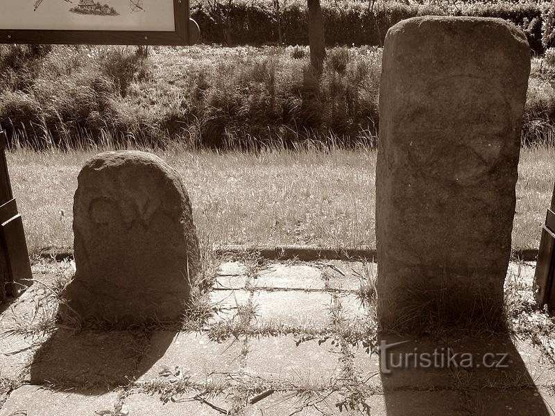 Stone in Jalubí. A reflection on the dilemmas of monument seekers.