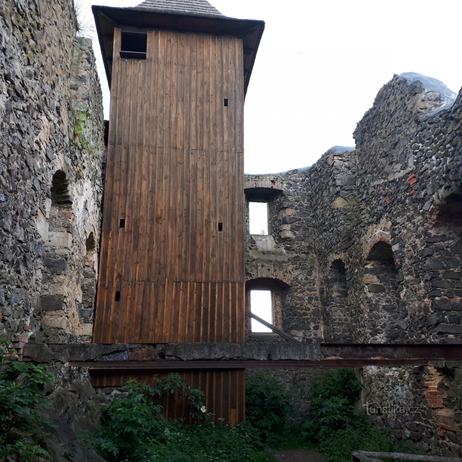 Kamenický Castle