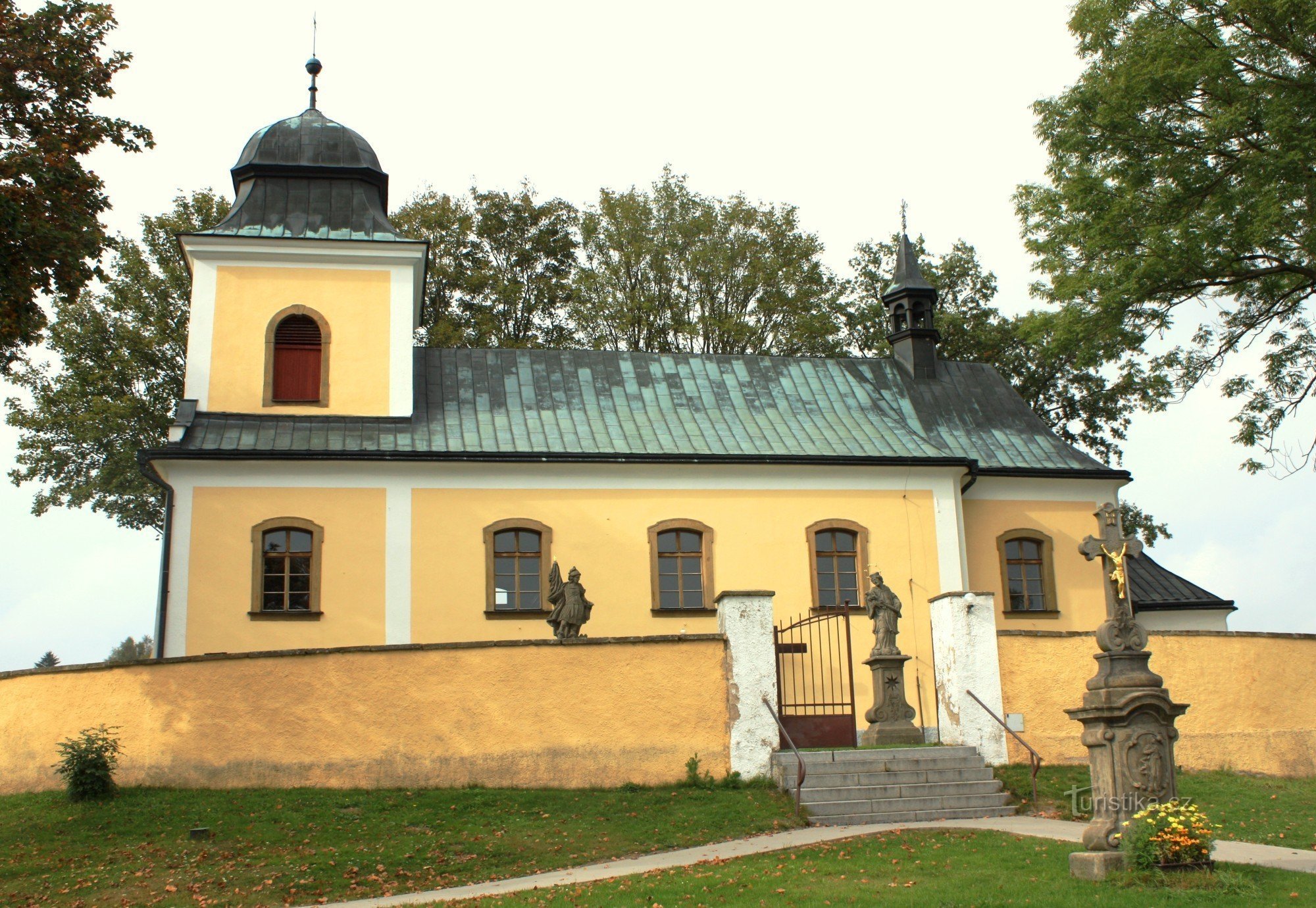 Kameničky - Kerk van de Heilige Drie-eenheid