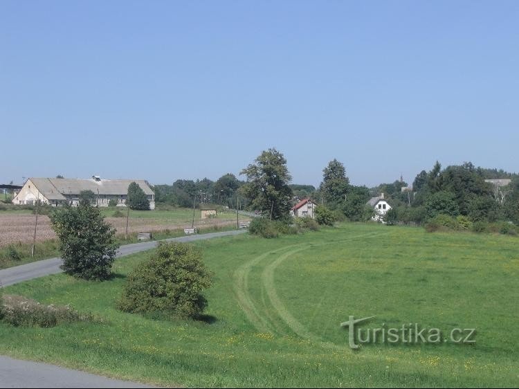 Kaménka: Entrance from the village in the direction of Heřmanice