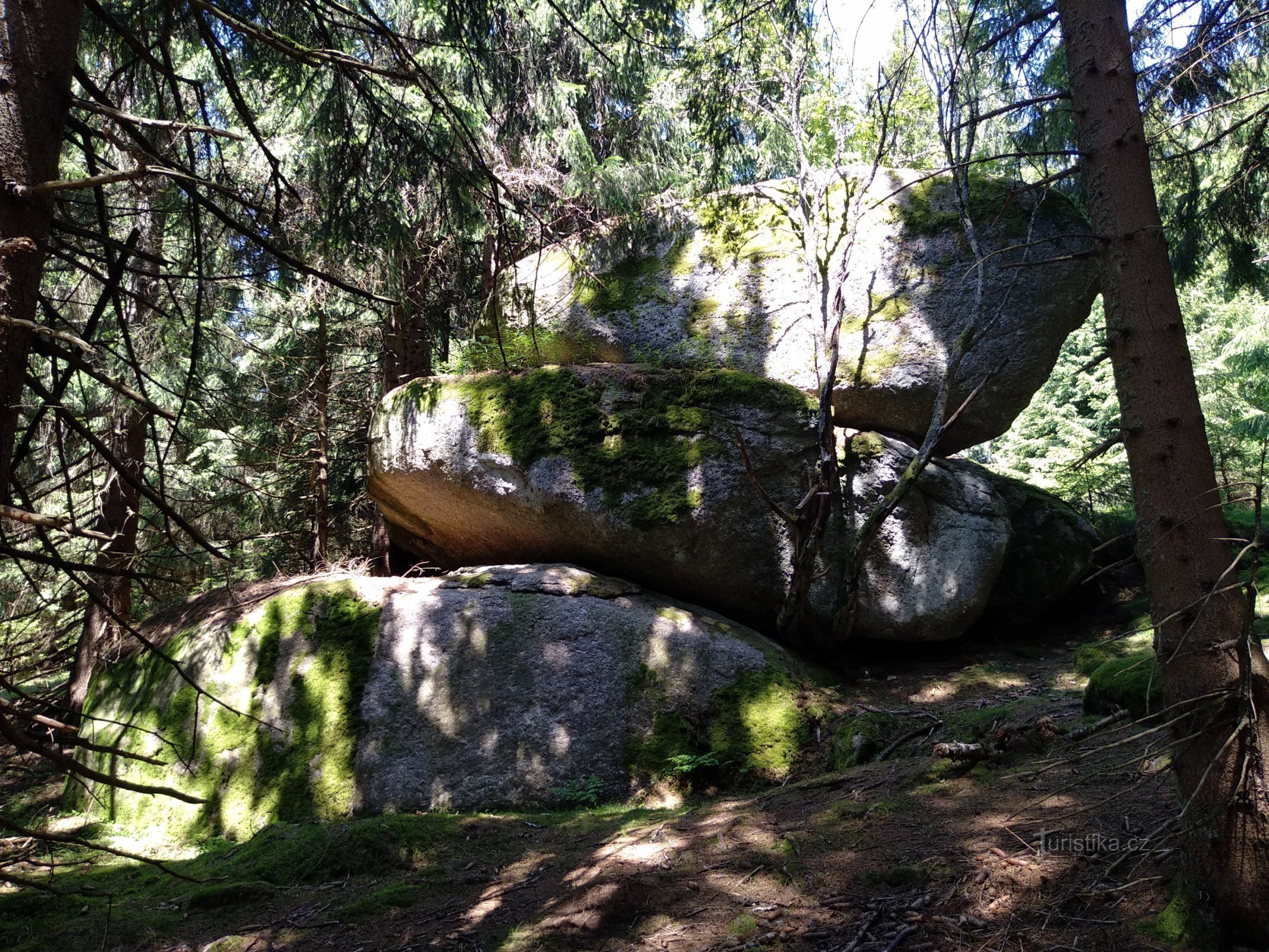 Cabeça de pedra do terceiro