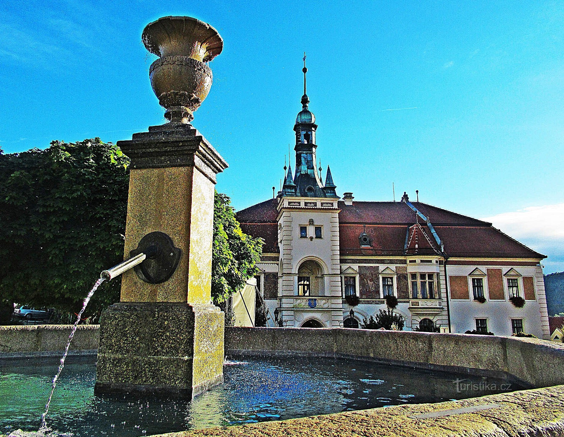 Stenen fontein in Tišnov