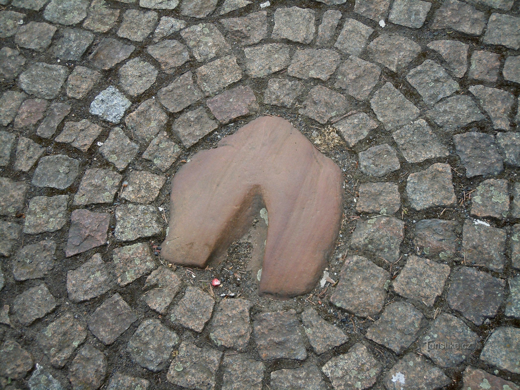 stone horseshoe