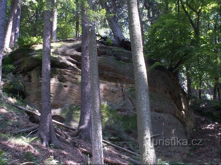 Steinerne Hochzeit III.: Nahaufnahme des ersten Teils des Massivs.