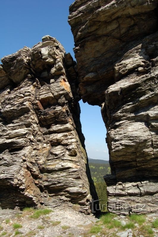 Porte en pierre