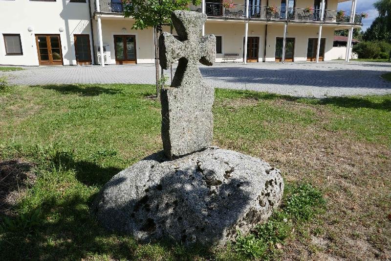kamenný kříž