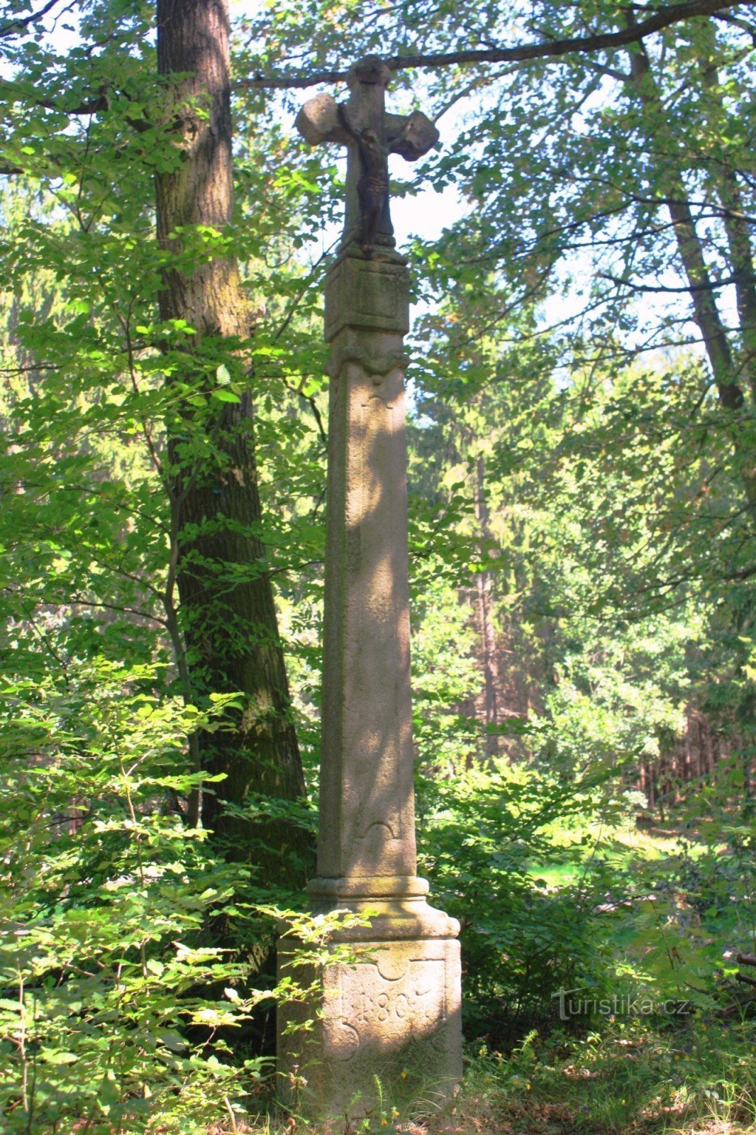Kamniti križ iz leta 1807