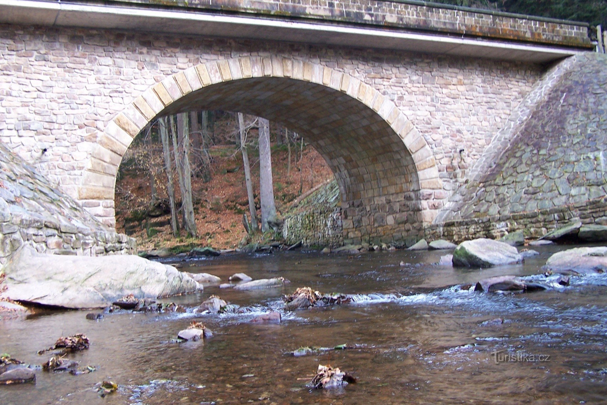 Puente de piedra