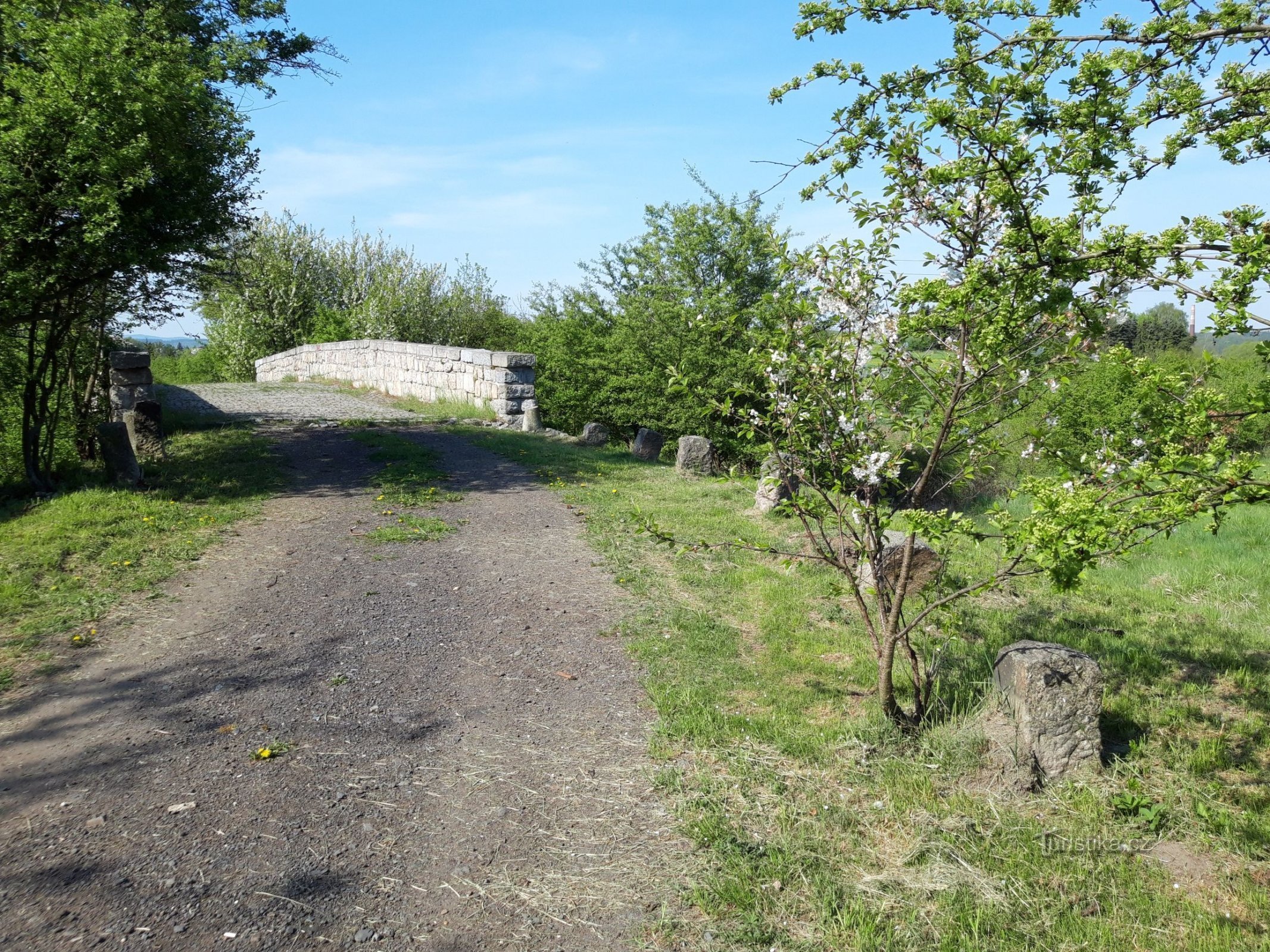 Stenen brug op de spoorlijn Karlovy Vary - Johanngeorgenstadt