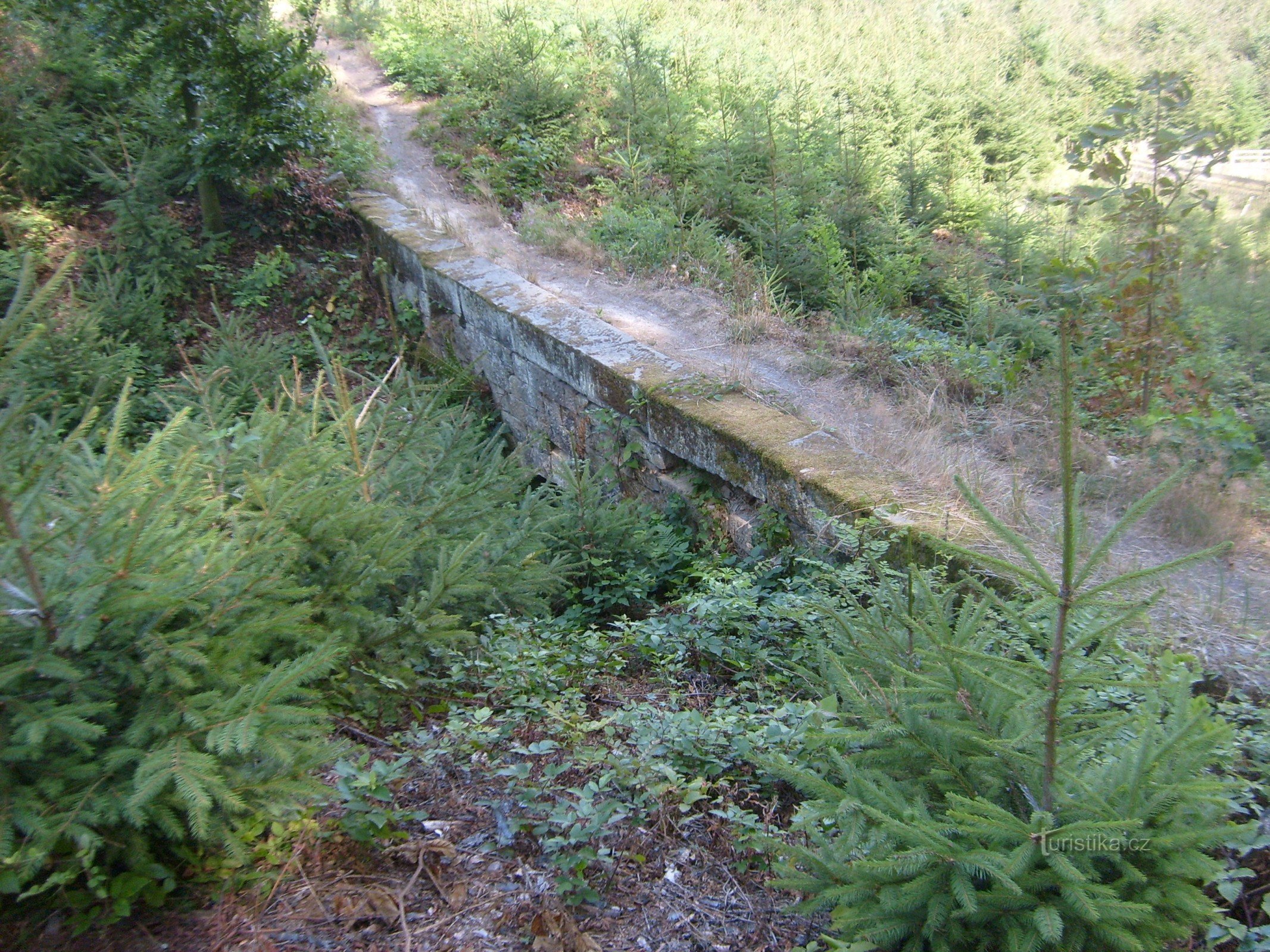 Steinbrücke unter dem Steinbruch U Svatého Josef bei Hořice