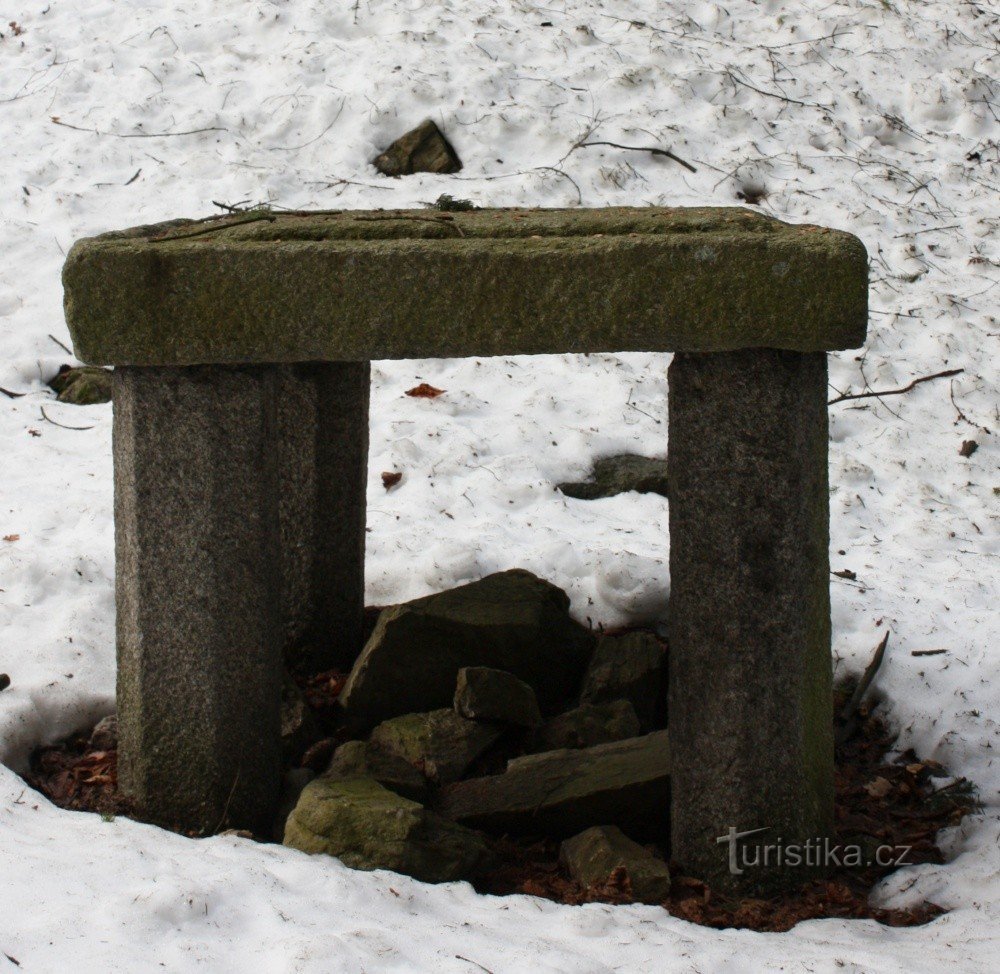 Chaise en pierre à Větrov