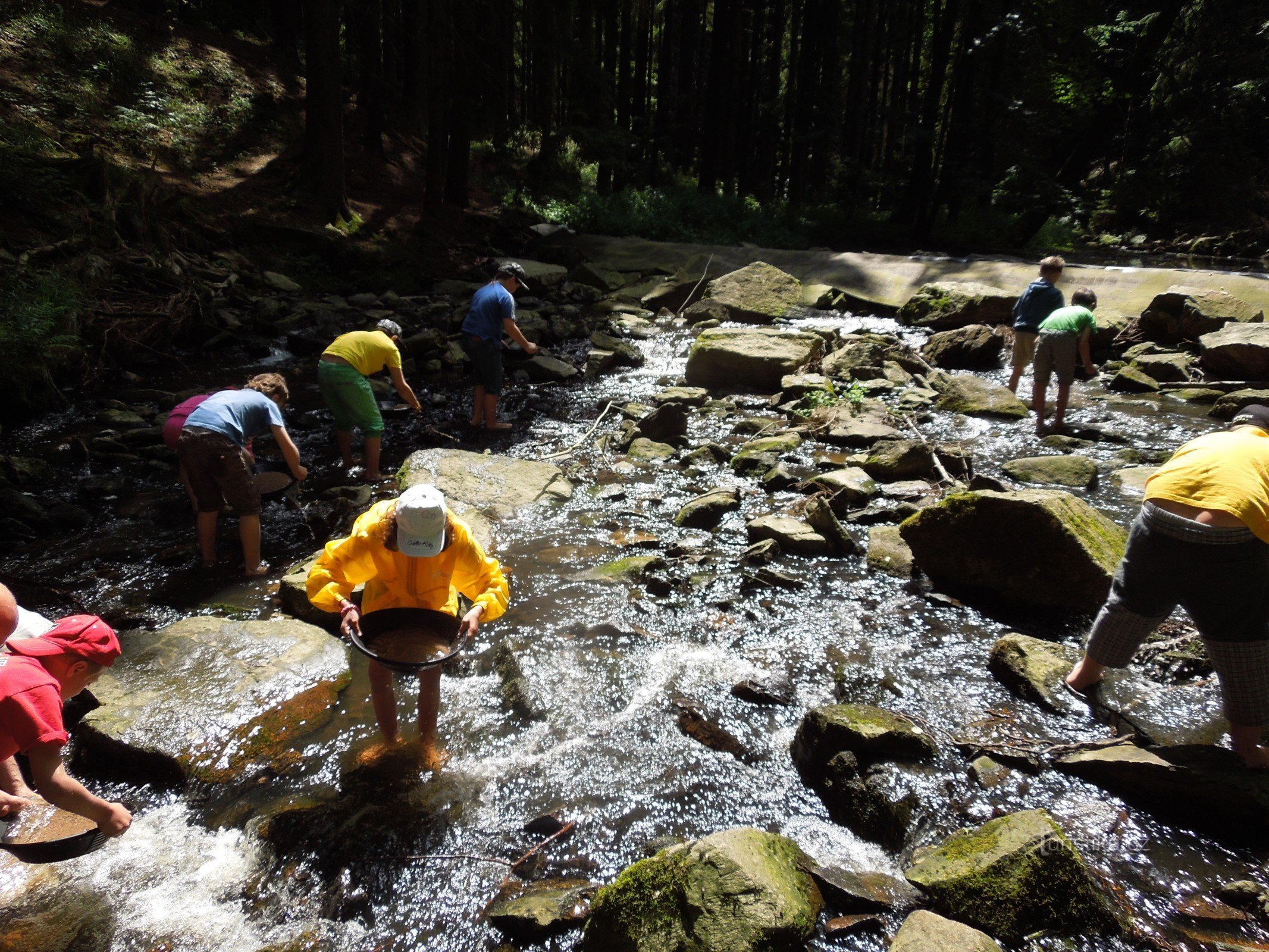 ¡Las piedras están rodando sobre Chrudim! ¡Ven y experimenta la geología con todos tus sentidos!