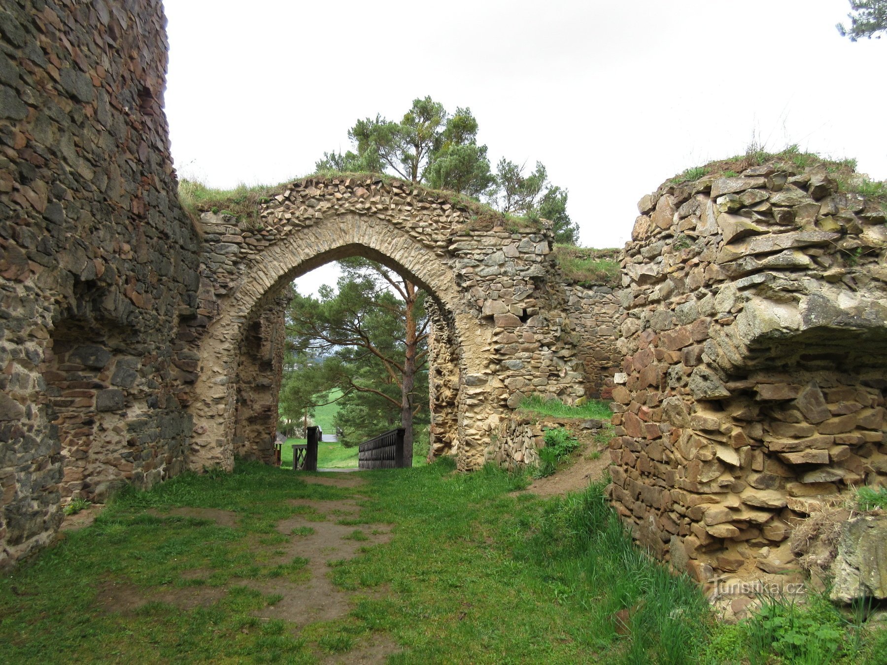 Kamýk nad Vltavou – Castello di Vrškamýk con torre di avvistamento