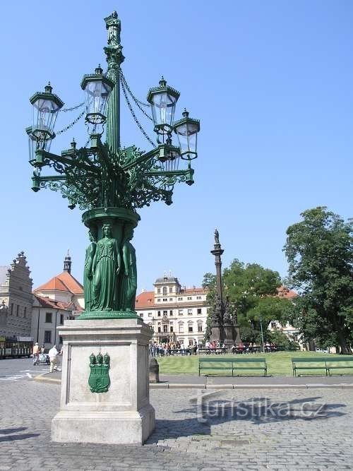 Candelabru pe Hradčanské náměstí