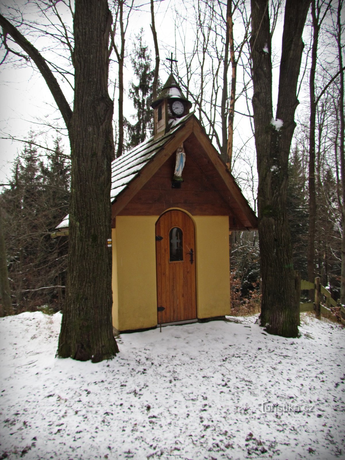 Na Papradné chapel and well