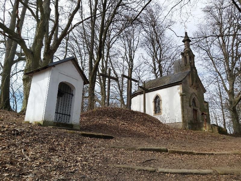 kaple Kalvárie s křížovou cestou