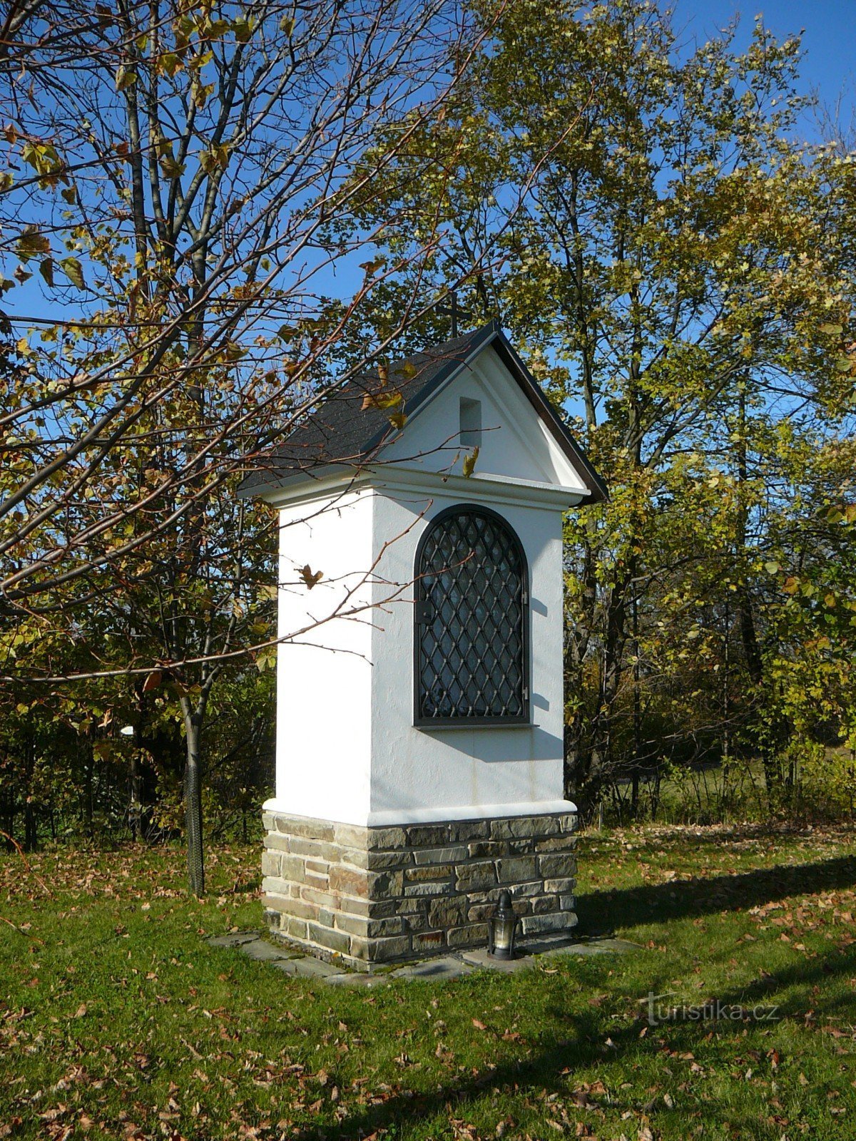 kapellen in Husinc en Paseky