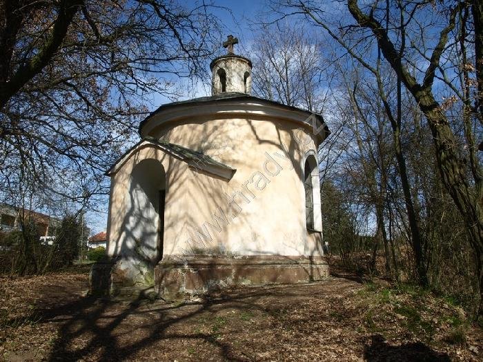 kaple na vrchu Kalvárie