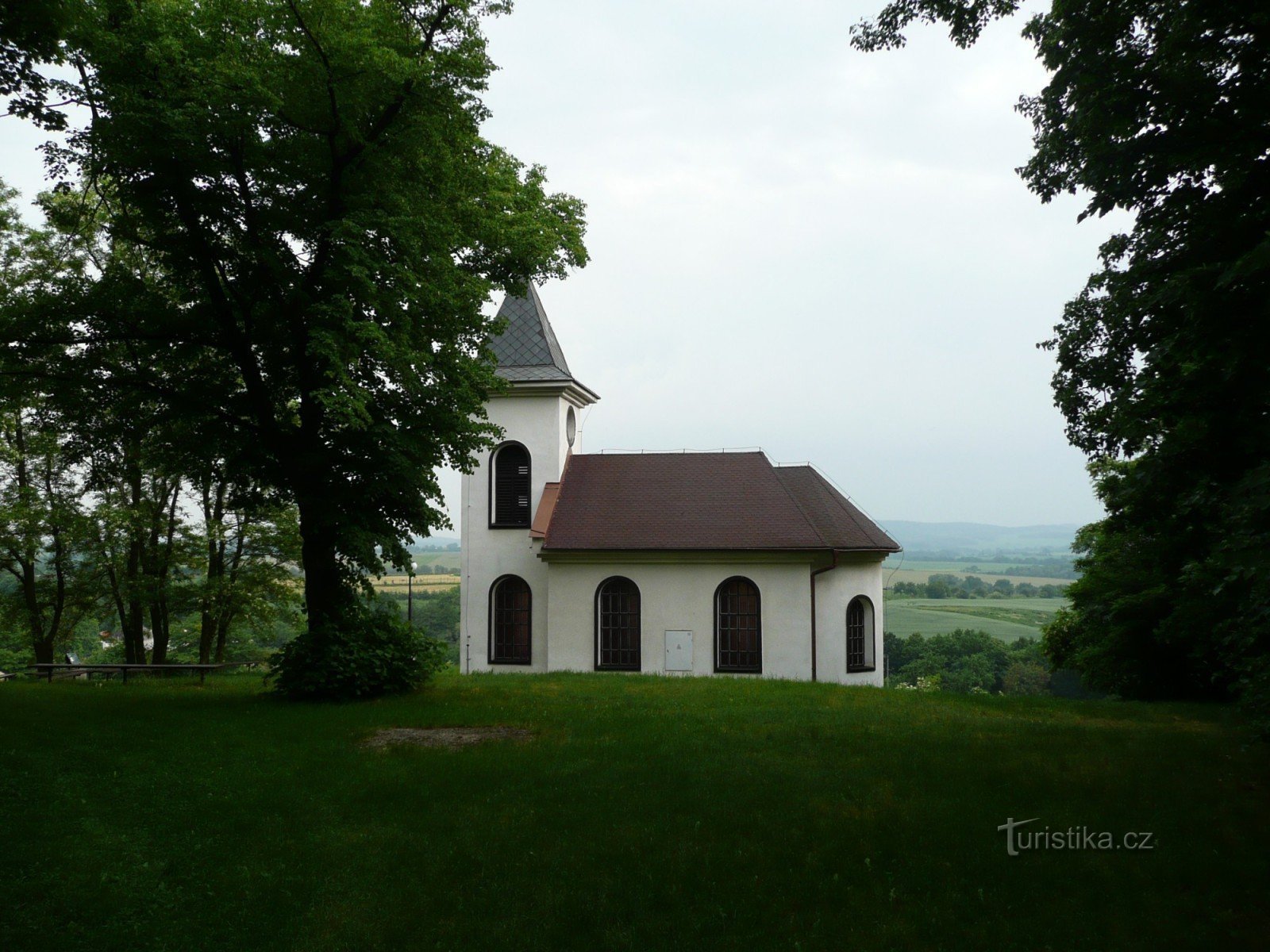 chapelle au-dessus de Rusín