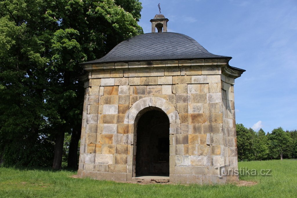 Kaple Nejsvětější Trojice u Mikulášovic