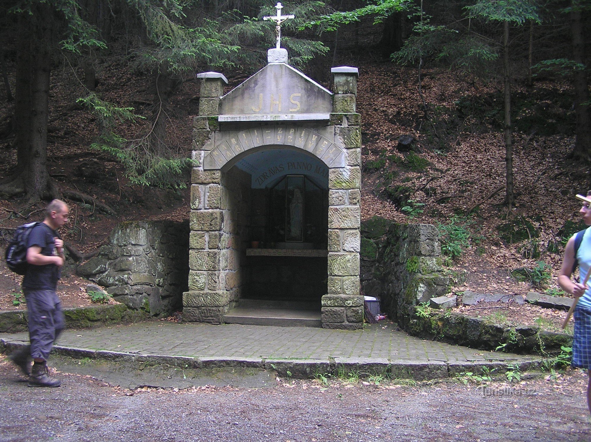 Lourdes-i Boldogasszony kápolna a Chladná Stní-ben