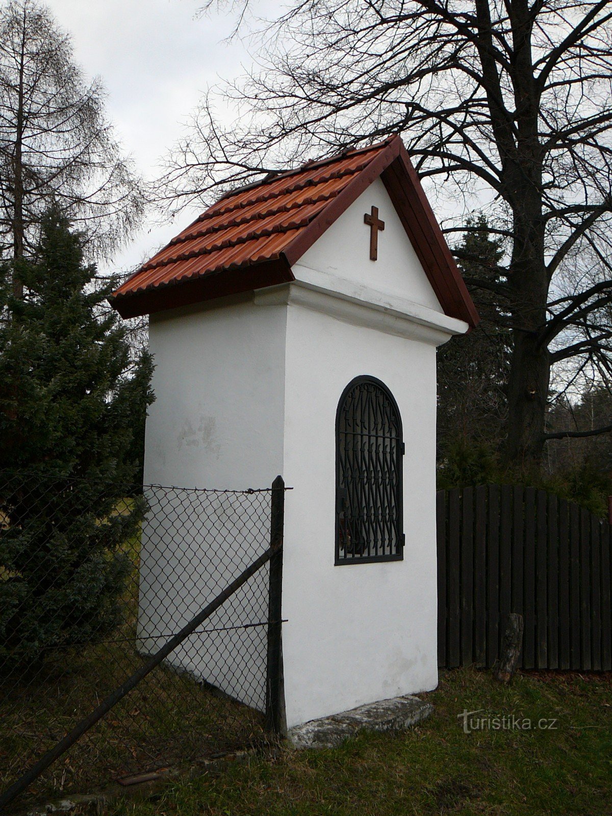 Szűz Mária kápolna Palkovské Hůrkyben 2