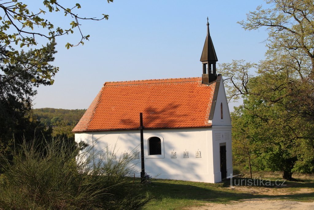 Keresztények Segítő Szűzanya kápolna Popice közelében.