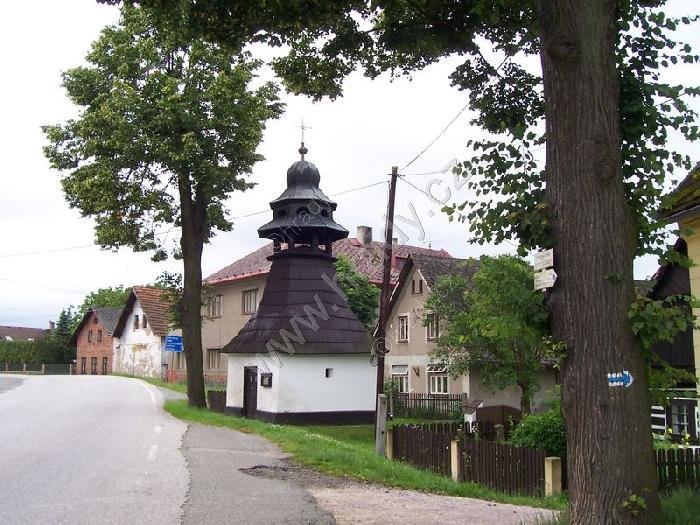 kaple Panny Marie se zvonicí
