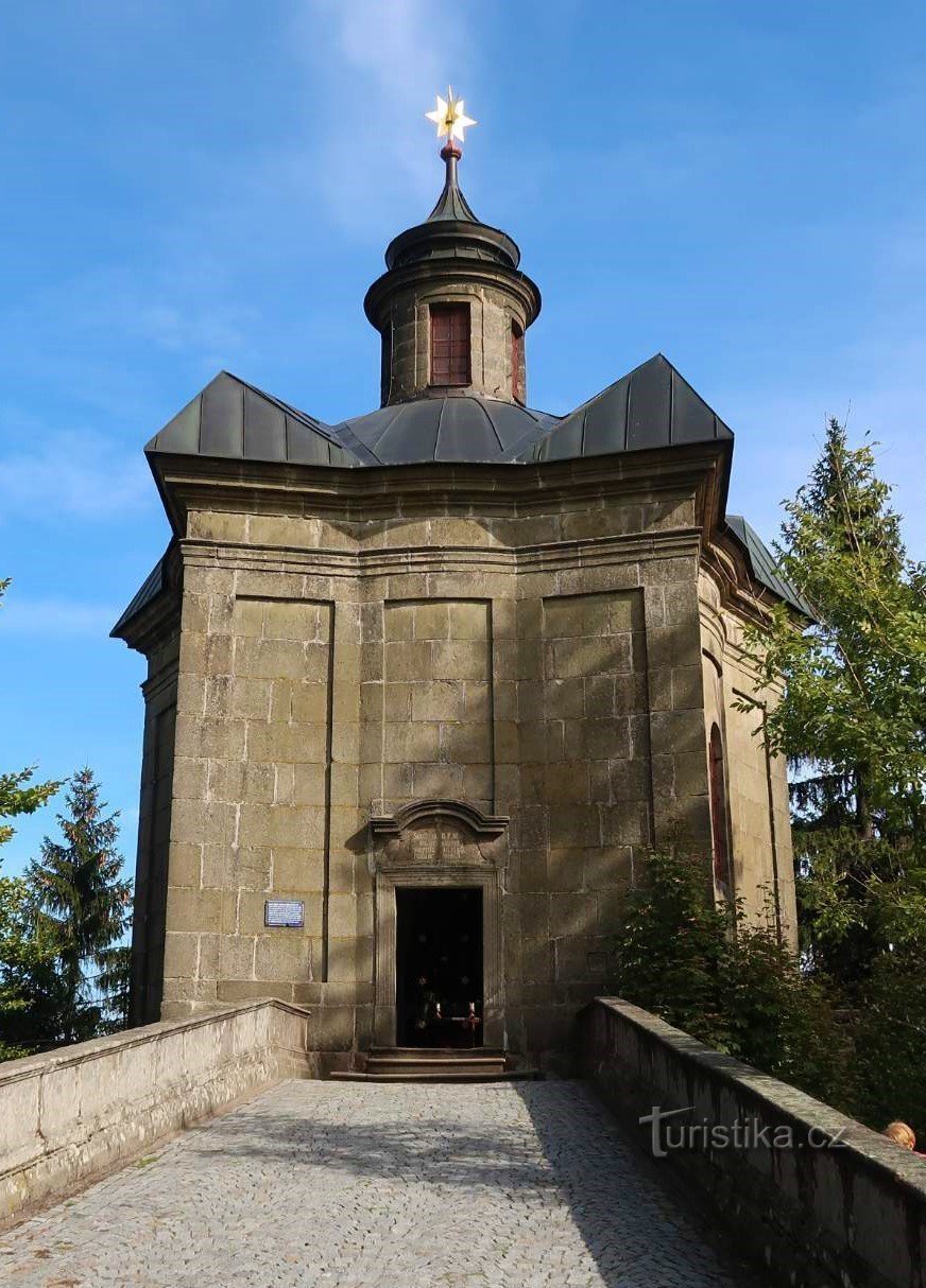 Kaple Panny Marie Sněžné na Hvězdě (Police nad Metují, 17.4.2016)