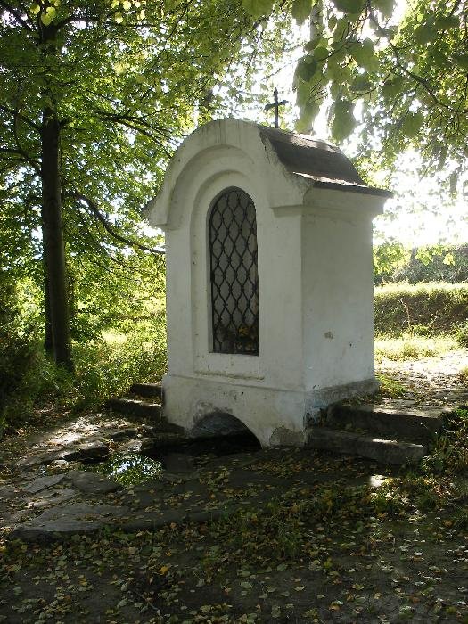 kaple se studánkou Královka