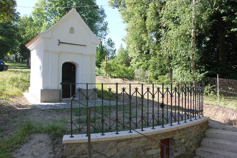 kaple se studánkou Panny Marie