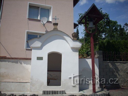 St.-Anna-Kapelle und Glockenturm in Dolní Zálezle