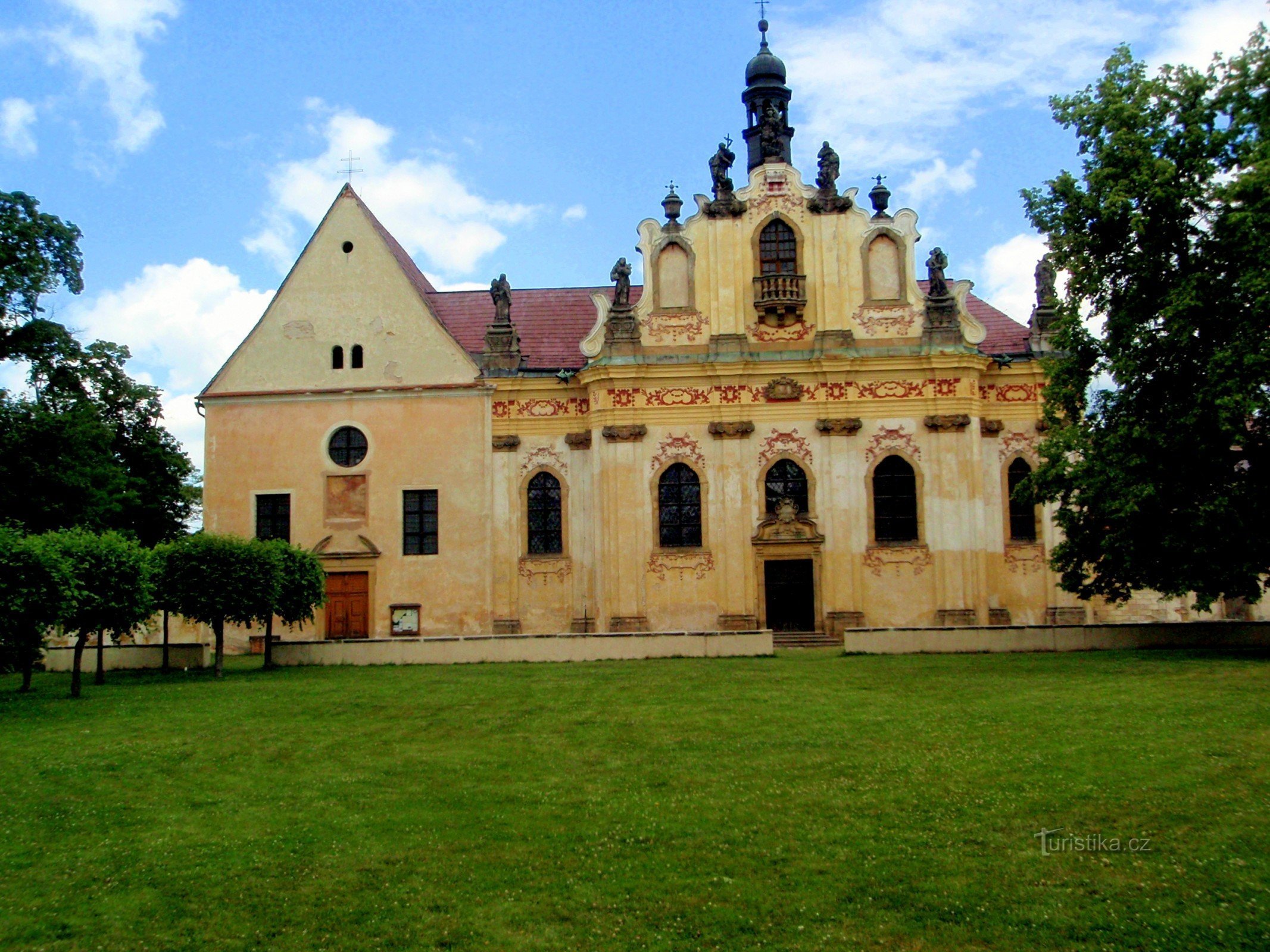 Szent Anna kápolna a templommal