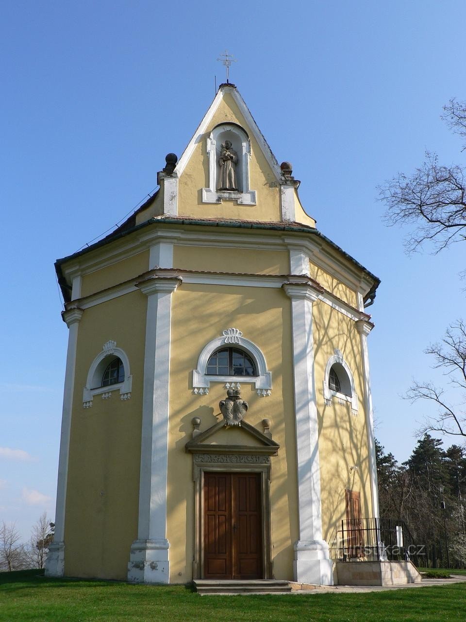 Kapela sv. Antonína, fasada