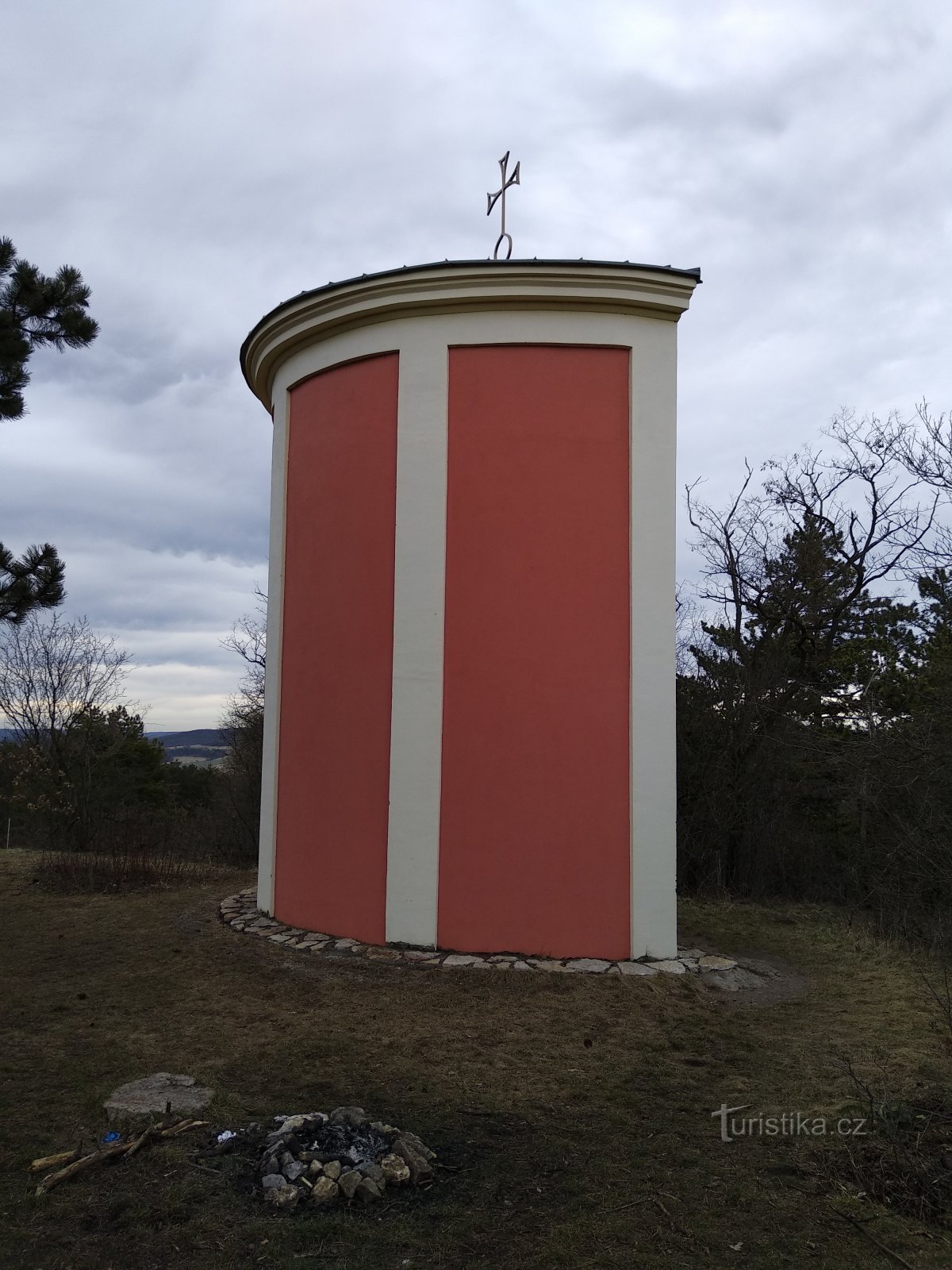 Kapelle St. Er ist glücklich auf Koukolas Berg